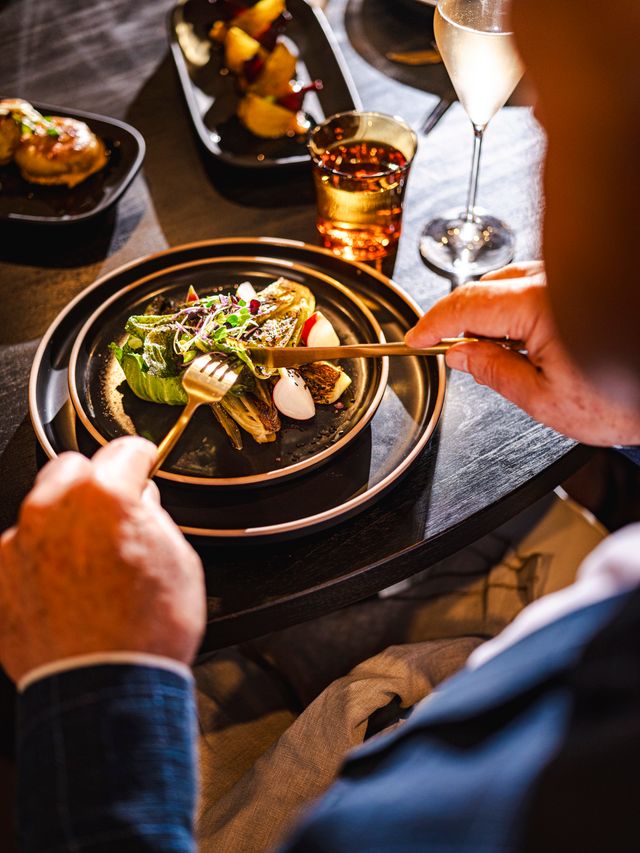 Give the gift of an unforgettable dining experience at Restaurant Bay in Bellerive